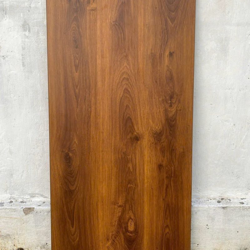 Sàn gỗ ShopHouse SH160 – ảnh trực diện mặt ván
