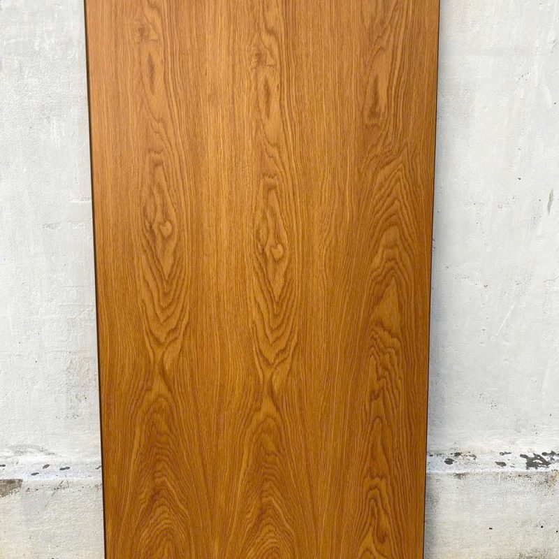 Sàn gỗ ShopHouse SH180 – ảnh trực diện mặt ván
