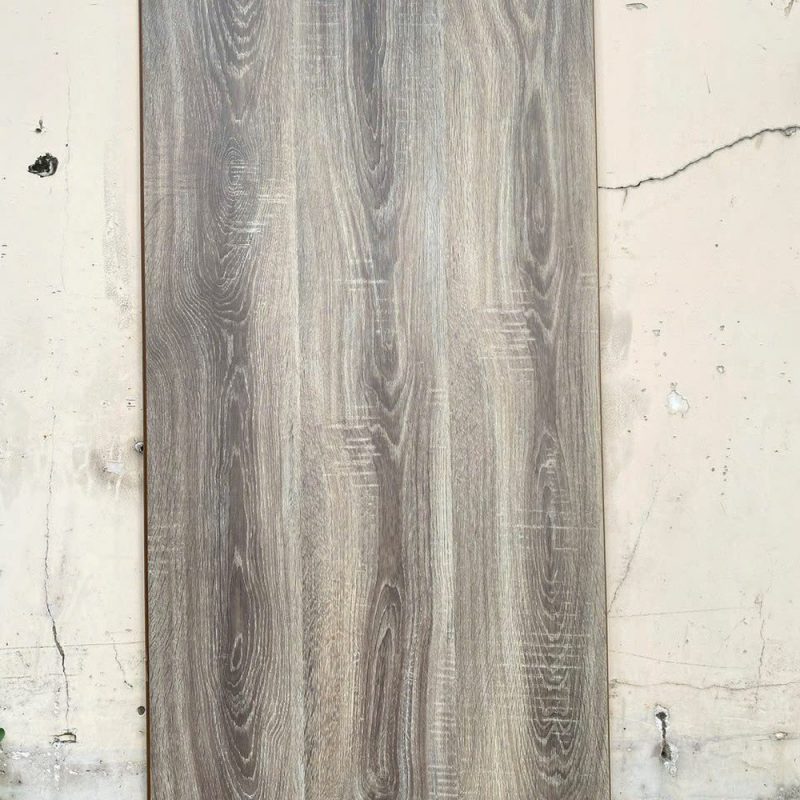Sàn gỗ ShopHouse SH190 – ảnh trực diện mặt ván