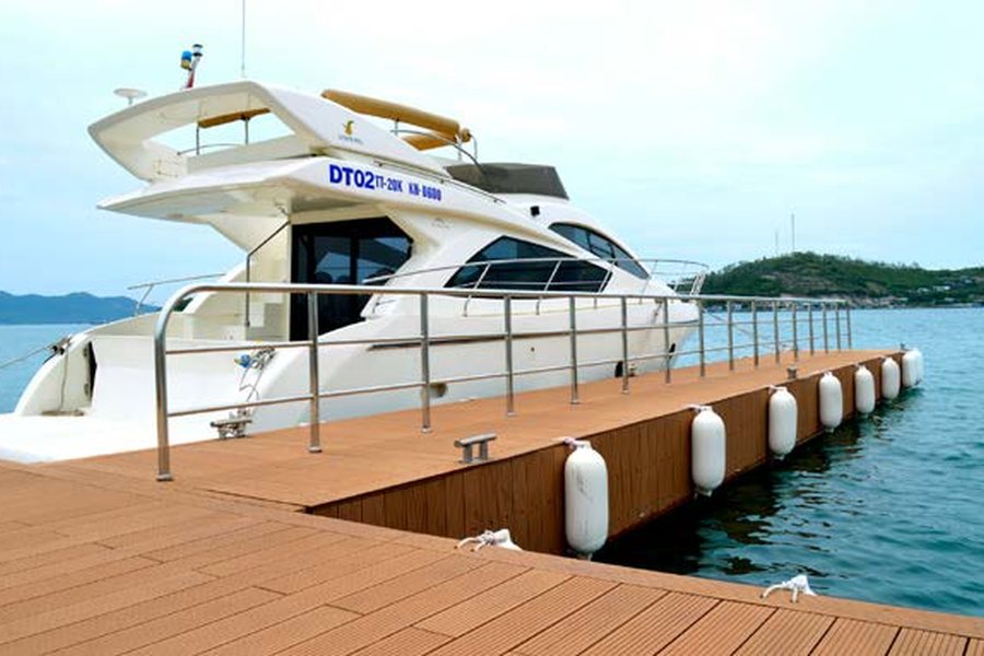 Bến du thuyền Nha Trang – sàn gỗ nhựa ngoài trời