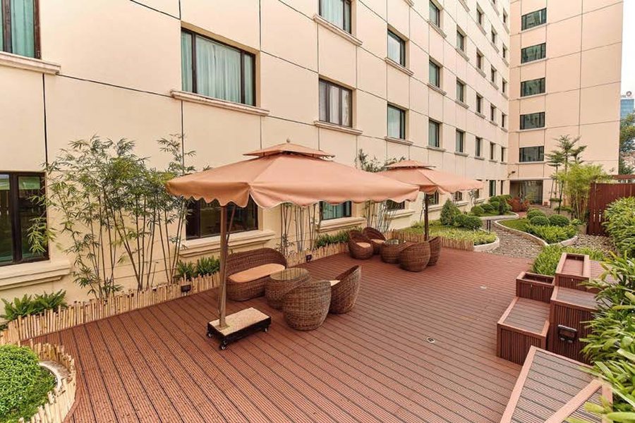 Khách sạn Saigon Prince Quận 1 – gỗ nhựa AWood
