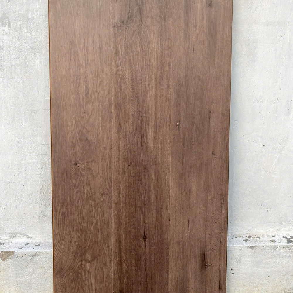 Sàn gỗ ShopHouse SH185 Sàn gỗ ShopHouse SH185 – ảnh trực diện mặt ván