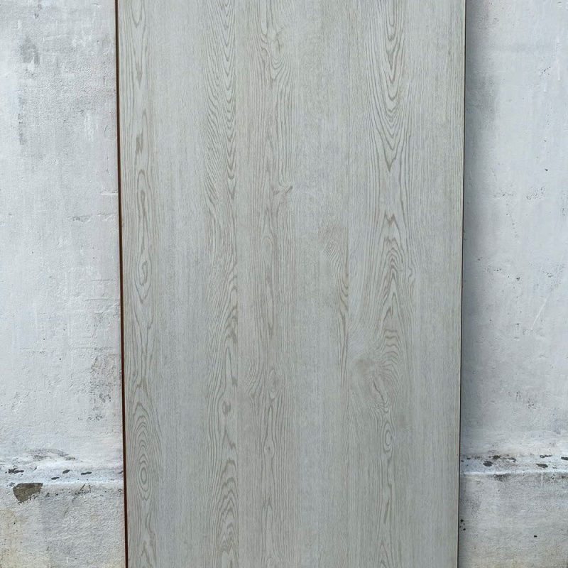 Sàn gỗ ShopHouse SH198 – ảnh trực diện mặt ván